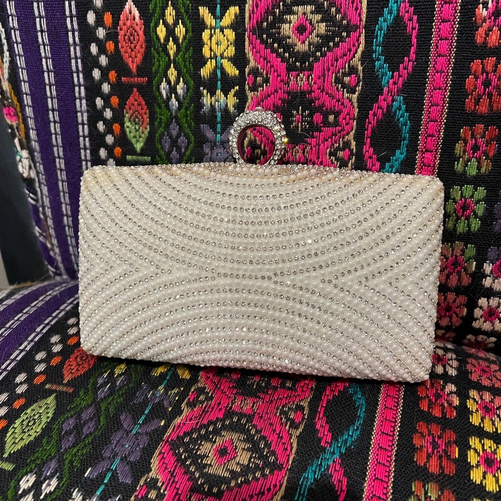 Vintage style bridal clutch